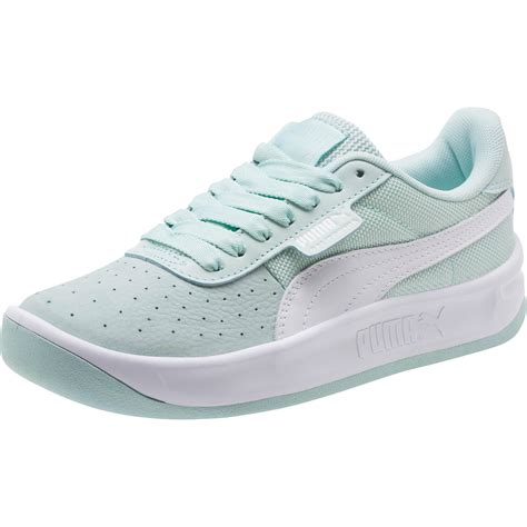 women's blue puma sneakers.